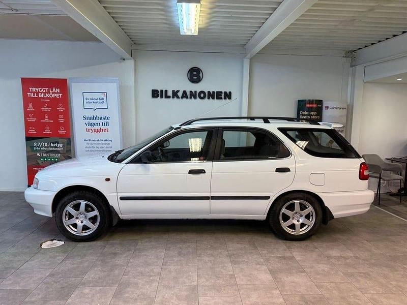 Vit Begagnad 1998 Suzuki Baleno Kombi | 27 900 kr (Lite dyr) - Bild 1/4
