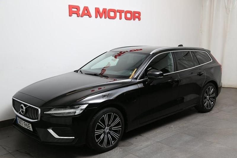Svart Begagnad 2022 Volvo V60 Inscription Kombi | 268 800 kr (Superpris) - Bild 1/3