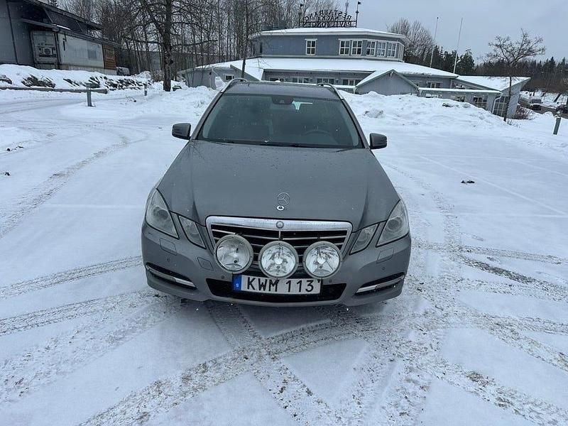 Begagnad Mercedes E220 Avantgarde 170 HK (125 kW) 2011 Silver