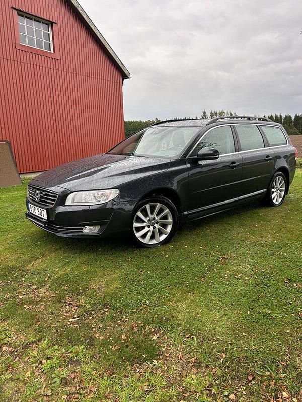 Grå Begagnad 2016 Volvo V70 Kombi | 115 000 kr (Bra pris) - Bild 1/4