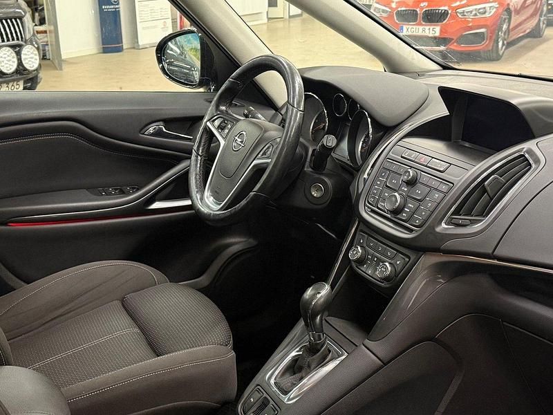 Begagnad Opel Zafira Tourer Business 170 HK (125 kW) 2016 Blå Minibuss
