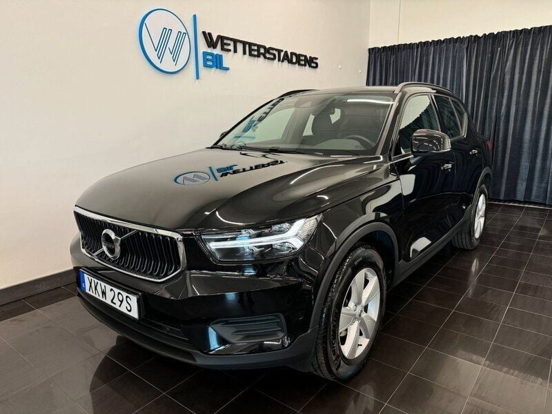 Svart Begagnad 2021 Volvo XC40 Momentum SUV | 278 900 kr (Bra pris) - Bild 1/4