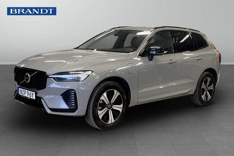 Begagnad Volvo XC60 Plus 355 HK (261 kW) 2024 Grå SUV