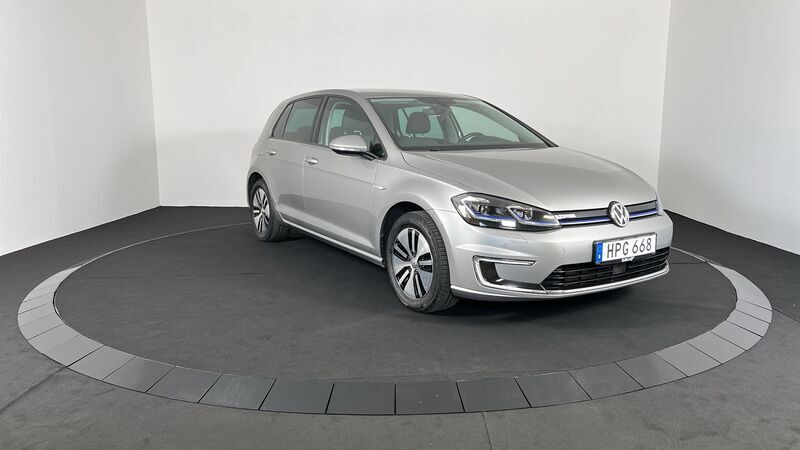 Begagnad VW e-Golf 100 kW (136 HK) 2017 Halvkombi