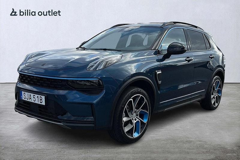 Blå Begagnad 2023 Lynk & Co 01 SUV | 324 900 kr (Marknadspris) - Bild 1/4