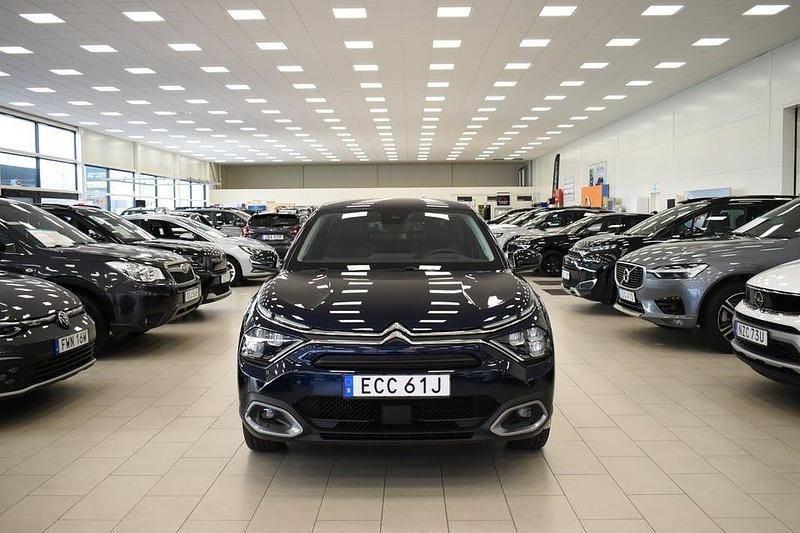 Blå Begagnad 2024 Citroën C4 Shine Halvkombi | 249 900 kr (Dyr) - Bild 1/4