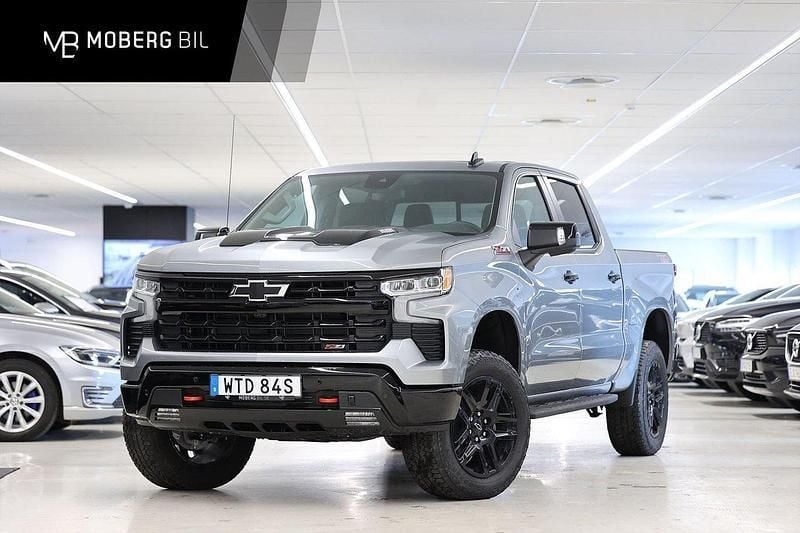 Grå Ny 2025 Chevrolet Silverado Van | 1 099 000 kr (Superpris) - Bild 1/3