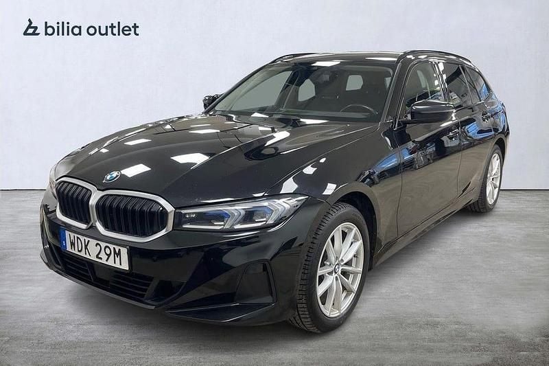 Svart Begagnad 2022 BMW 320 M Sport Kombi | 329 900 kr (Marknadspris) - Bild 1/4