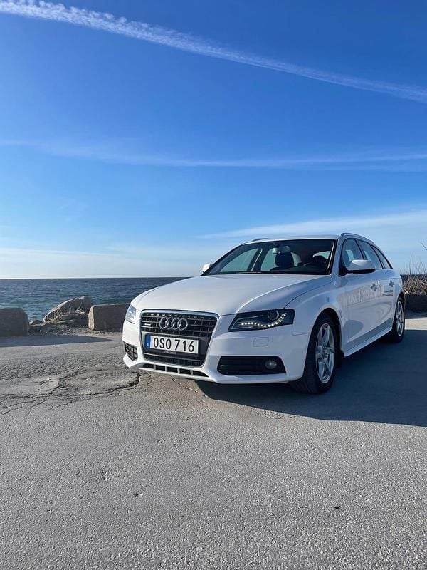 Vit Begagnad 2011 Audi A4 Kombi | 69 000 kr (Marknadspris) - Bild 1/4