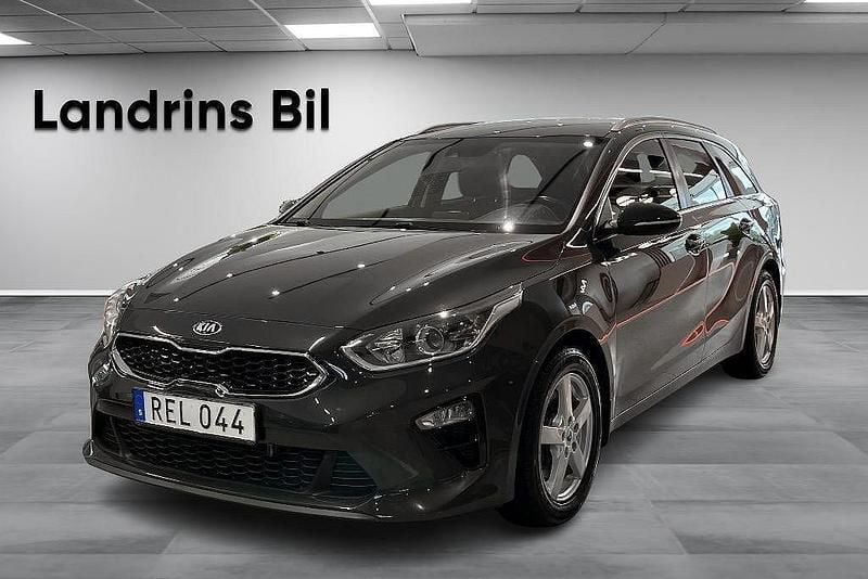 Grå Begagnad 2018 Kia Ceed Sportswagon Advance Kombi | 179 300 kr (Marknadspris) - Bild 1/4