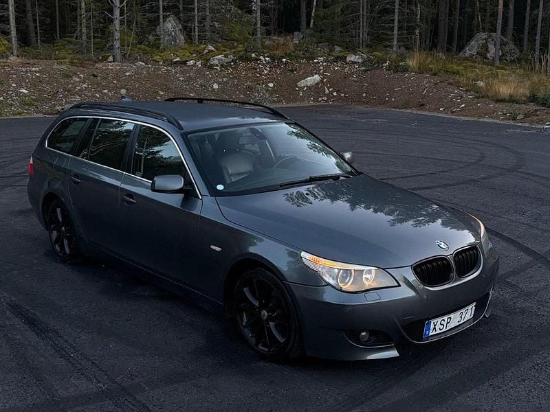 Grå Begagnad 2006 BMW 523 Kombi | 35 000 kr (Bra pris) - Bild 1/4