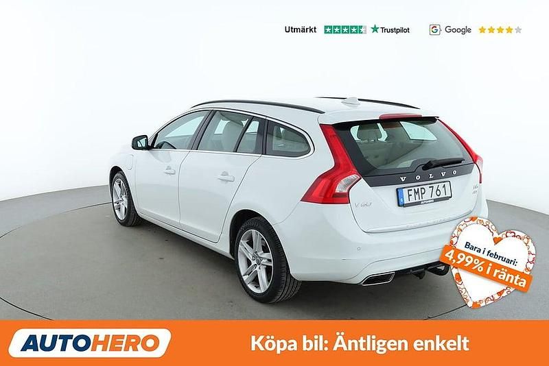 Begagnad Volvo V60 Momentum 287 HK (211 kW) 2014 Vit Kombi