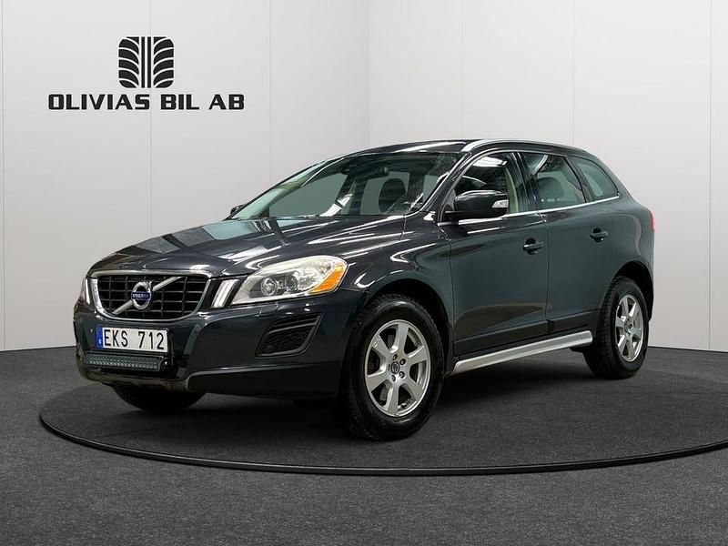Grå Begagnad 2013 Volvo XC60 Summum SUV | 99 400 kr (Superpris) - Bild 1/4