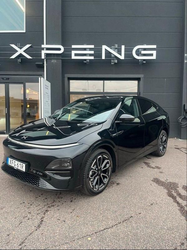 Svart Begagnad 2025 XPENG G6 SUV | 577 900 kr (Marknadspris) - Bild 1/4