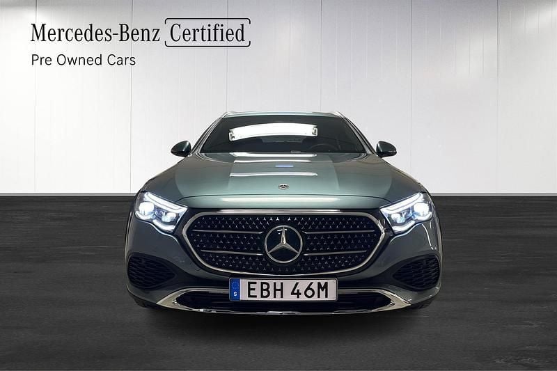 Begagnad Mercedes E300 317 HK (233 kW) 2025 Grön SUV