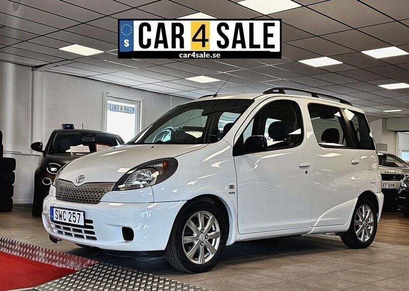 Vit Begagnad 2001 Toyota Yaris Verso Minibuss | 44 900 kr (Marknadspris) - Bild 1/4