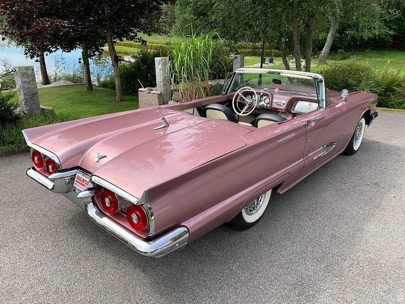 Sienna rose metallic Begagnad 1959 Ford V8 Convertible Cab | 495 000 kr - Bild 1/4