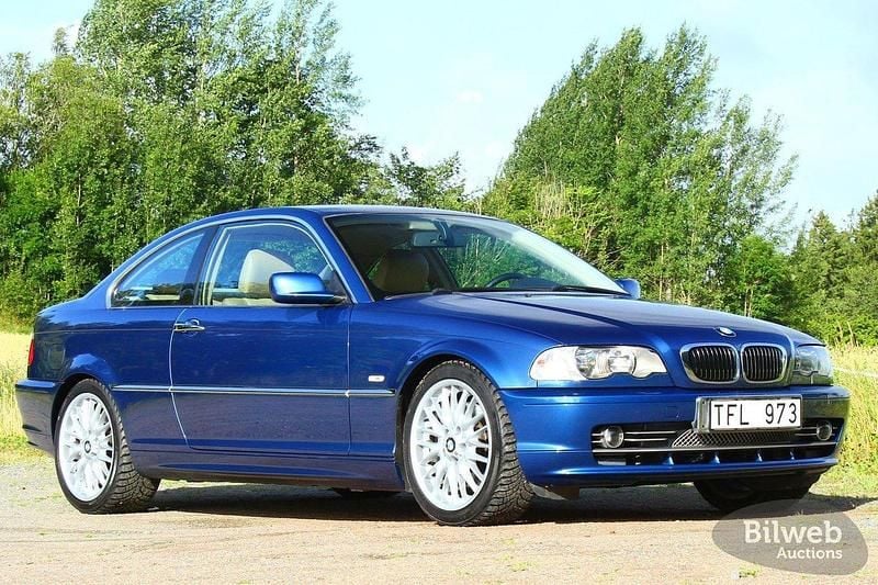 Blå Begagnad 2001 BMW 330 Sportkupé | 110 000 kr (Marknadspris) - Bild 1/4