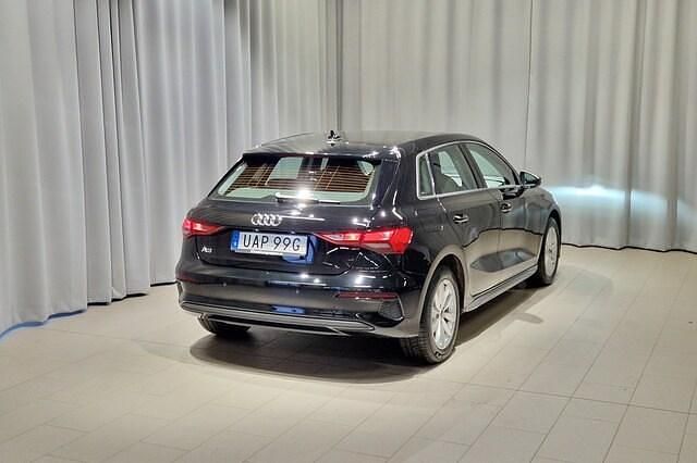 Begagnad Audi A3 Proline 151 HK (111 kW) 2023 Svart Sedan