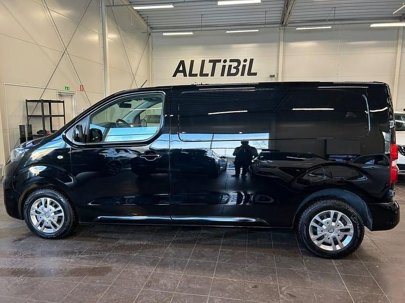 Begagnad Peugeot Expert 122 HK (89 kW) 2020 Svart Van