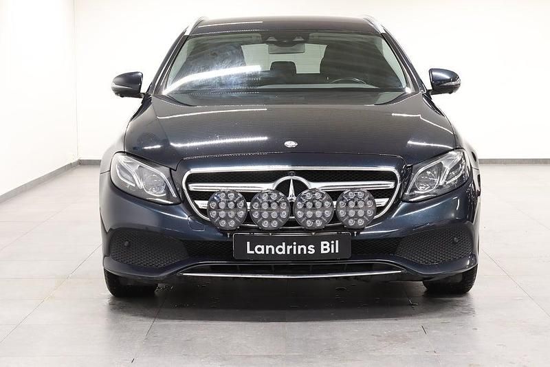 Begagnad Mercedes E220 Avantgarde 194 HK (142 kW) 2017 Mörkgrön Kombi