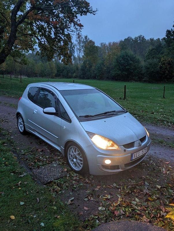 Silver Begagnad 2006 Mitsubishi Colt Halvkombi | 34 000 kr - Bild 1/4