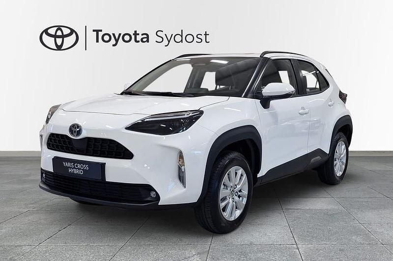 Vit Ny 2025 Toyota Yaris Cross Active SUV | 294 900 kr (Marknadspris) - Bild 1/4