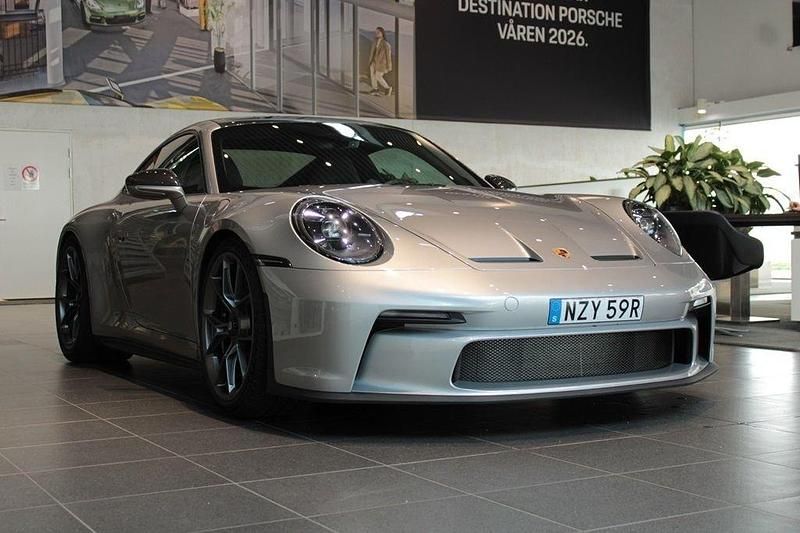 Silver (gt silver metallic) Begagnad 2024 Porsche 911 GT3 Sportkupé | 2 245 000 kr (Bra pris) - Bild 1/4