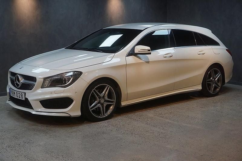 Vit Begagnad 2015 Mercedes 220 AMG Kombi | 239 900 kr (Marknadspris) - Bild 1/4