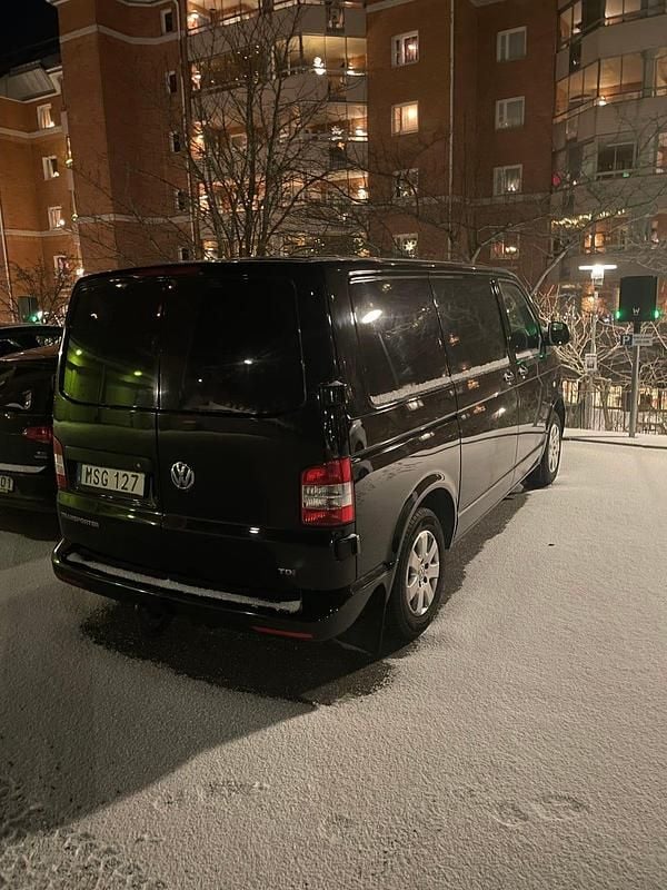 Metallic lack Begagnad 2015 VW T6 Van | 129 000 kr (Marknadspris) - Bild 1/2