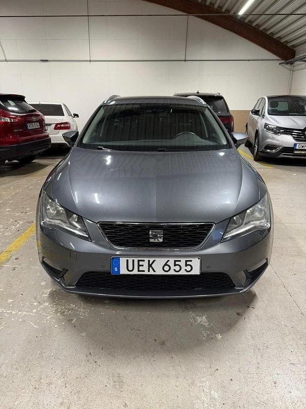 Ljusgrå Begagnad 2014 Seat Leon ST Style Kombi | 95 000 kr (Bra pris) - Bild 1/4