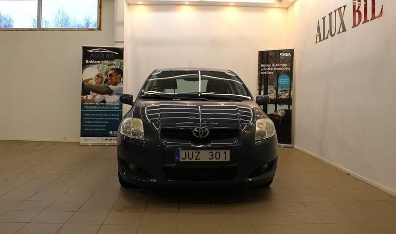 Begagnad Toyota Auris 132 HK (97 kW) 2009 Blå Halvkombi