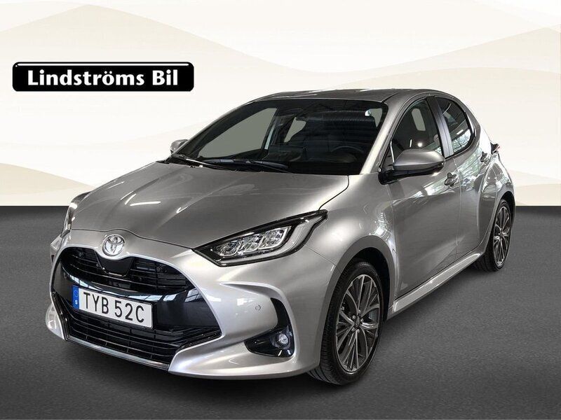 Silver Begagnad 2024 Toyota Yaris Hybrid Style Halvkombi | 299 000 kr (Marknadspris) - Bild 1/3