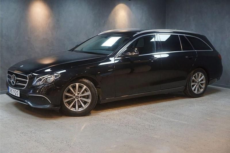 Begagnad Mercedes E220 Avantgarde 163 HK (119 kW) 2018 Svart Kombi