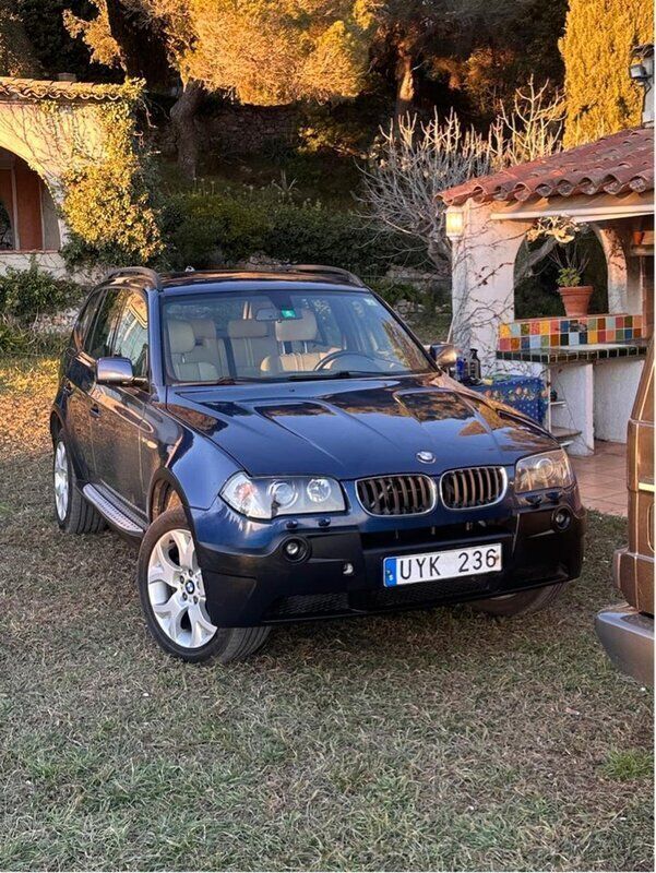 Blå Begagnad 2004 BMW X3 Sport Line SUV | 35 000 kr (Marknadspris) - Bild 1/4