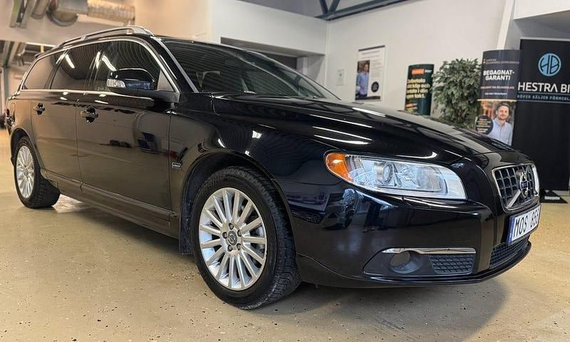 Svart Begagnad 2009 Volvo V70 Summum Kombi | 109 900 kr (Lite dyr) - Bild 1/4