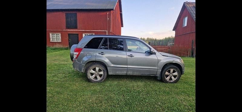 Grå Begagnad 2009 Suzuki Grand Vitara SUV | 50 000 kr - Bild 1/4