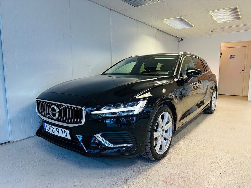 Svart Begagnad 2019 Volvo V60 Inscription Kombi | 294 900 kr (Bra pris) - Bild 1/4