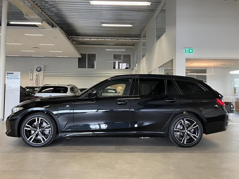 Begagnad BMW 330e Efficient Dynamics 184 HK (135 kW) 2024 Okänd Kombi