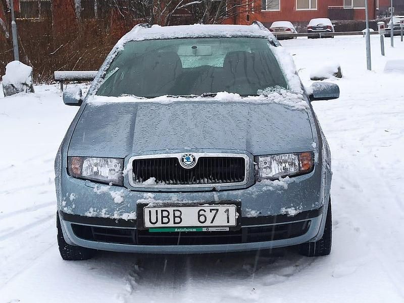 Begagnad 2003 Skoda Fabia Kombi | 29 900 kr (Marknadspris) - Bild 1/4