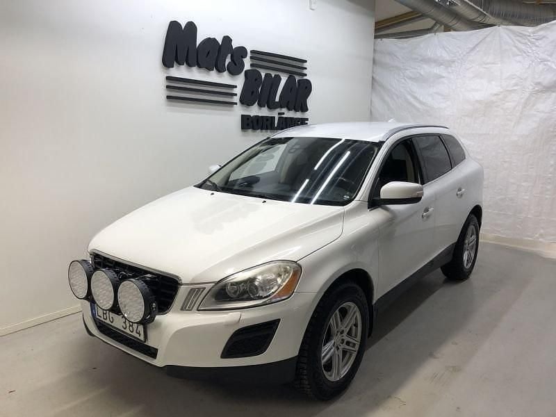 Vit Begagnad 2010 Volvo XC60 SUV | 99 900 kr (Marknadspris) - Bild 1/4