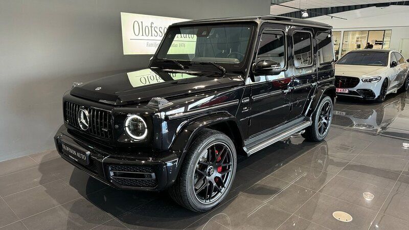 Svart (obsidiansvartmetallic) Begagnad 2024 Mercedes G63 AMG AMG Line Premium Plus SUV | 2 095 000 kr - Bild 1/4