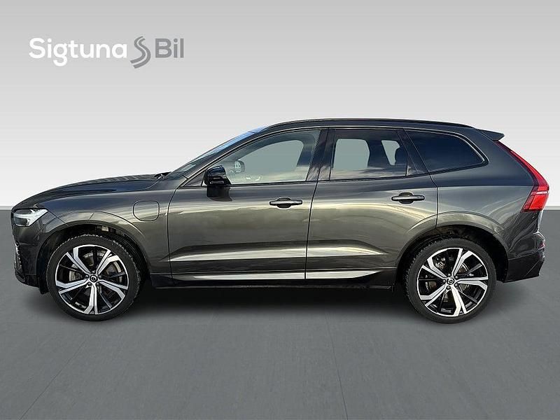 Begagnad Volvo XC60 R-Design 456 HK (335 kW) 2022 Mörkgrå SUV