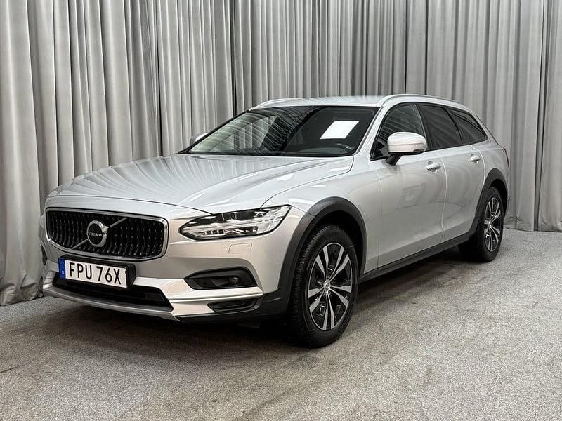 Silver Begagnad 2021 Volvo V90 CC Momentum Kombi | 269 900 kr (Bra pris) - Bild 1/4