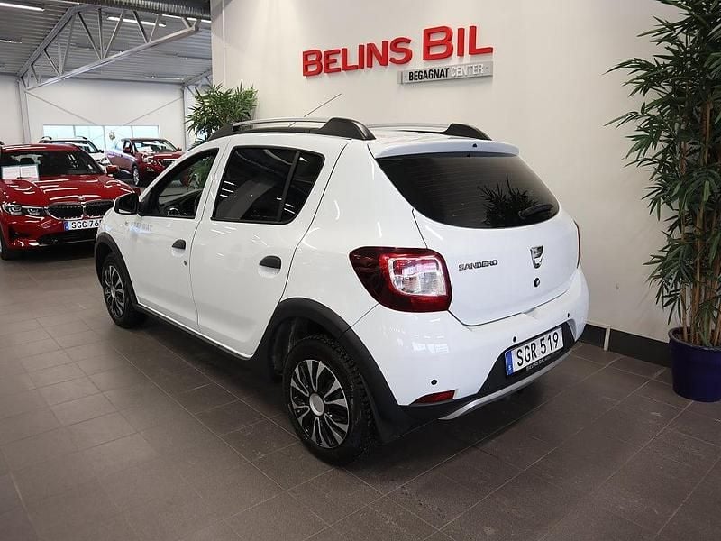 Begagnad Dacia Sandero Stepway 90 HK (66 kW) 2015 Vit Kombi