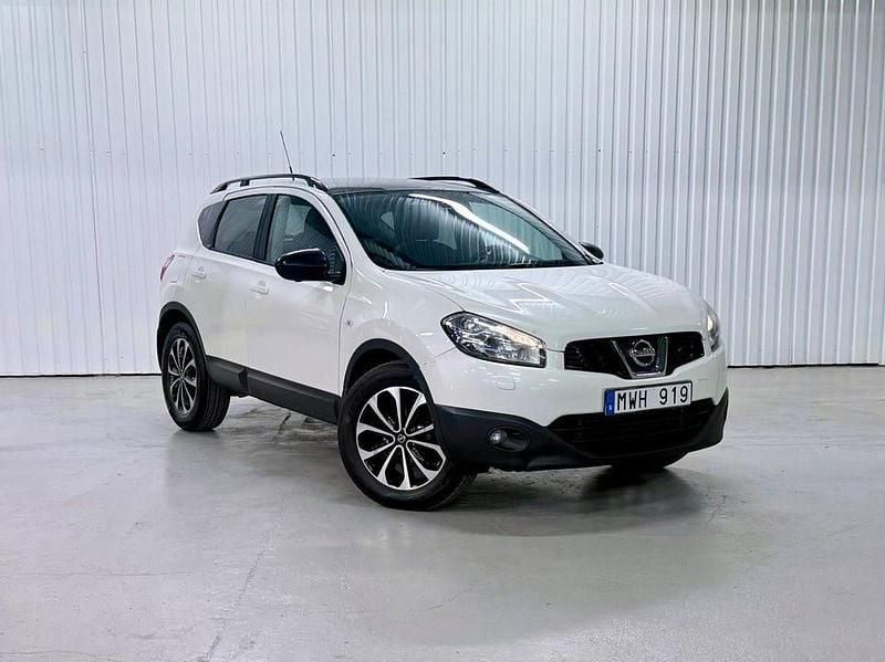 Vit Begagnad 2013 Nissan Qashqai SUV | 54 500 kr (Marknadspris) - Bild 1/4