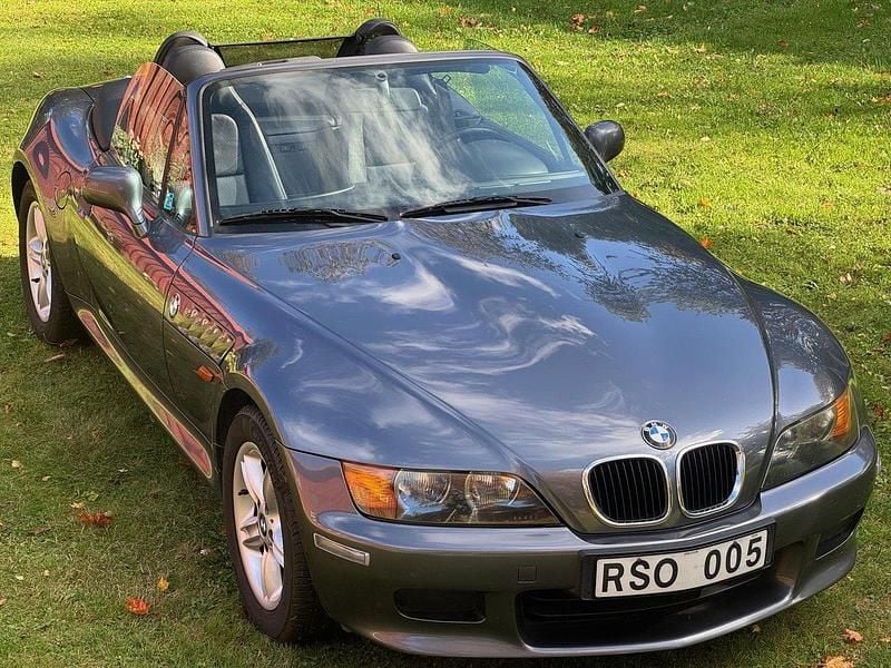 Grå Begagnad 2000 BMW Z3 Cab | 145 000 kr - Bild 1/4