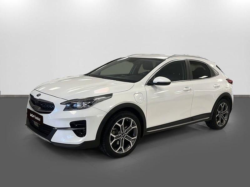 Vit Begagnad 2021 Kia XCeed Advance SUV | 249 900 kr (Marknadspris) - Bild 1/4