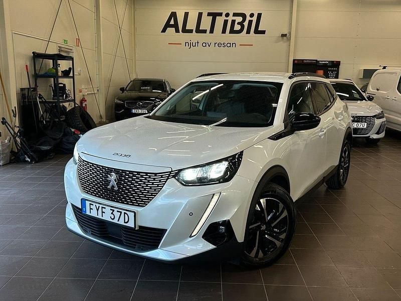 Vit Begagnad 2022 Peugeot e-2008 Allure SUV | 224 900 kr (Lite dyr) - Bild 1/3