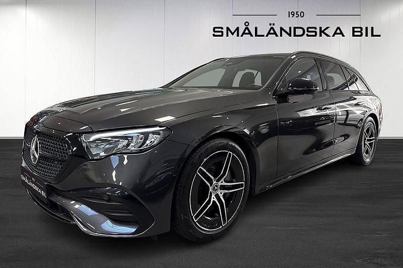 Grå Begagnad 2024 Mercedes E300 AMG line Kombi | 689 000 kr (Marknadspris) - Bild 1/4